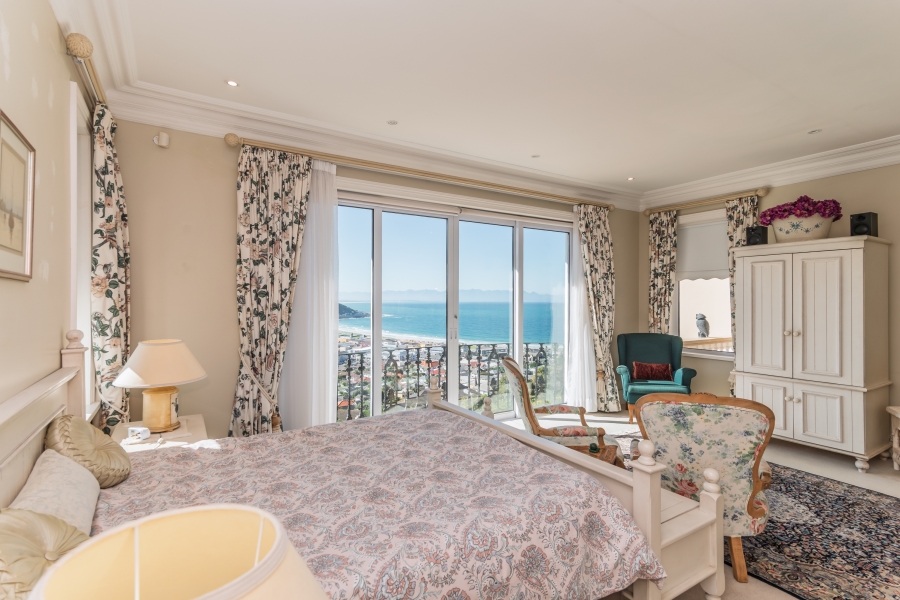 To Let 4 Bedroom Property for Rent in Fish Hoek Western Cape